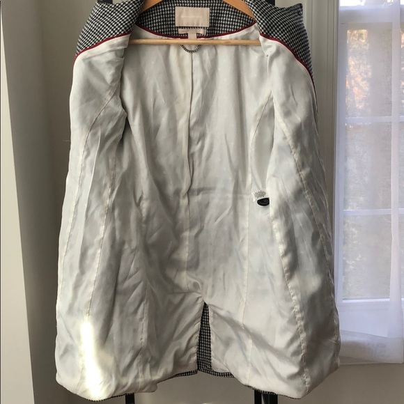 DONATED: Banana Republic Houndstooth Coat - Picture 9 of 9